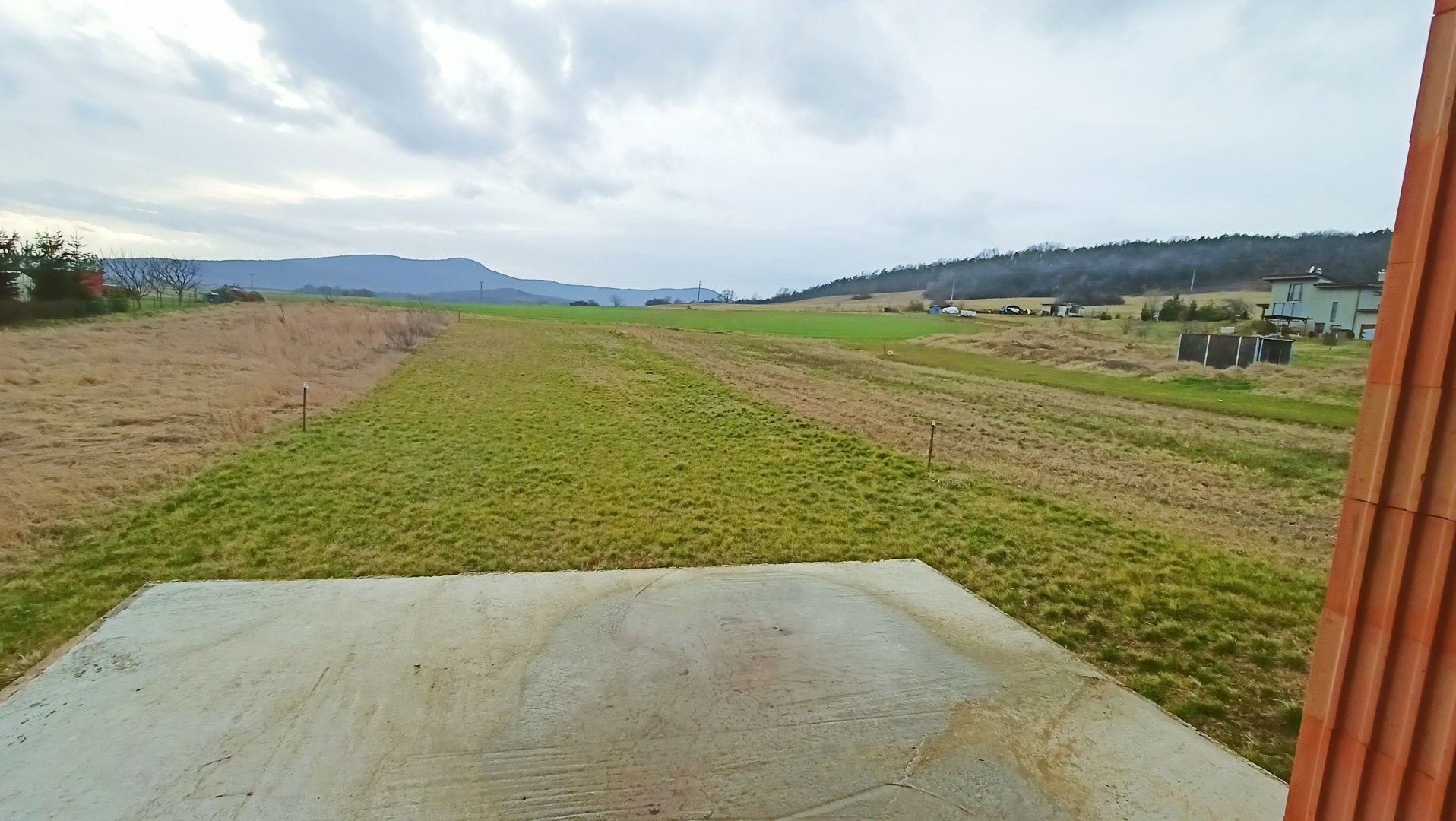 NOVÁ CENA! Rozostavaný bungalov v krásnom prostredí