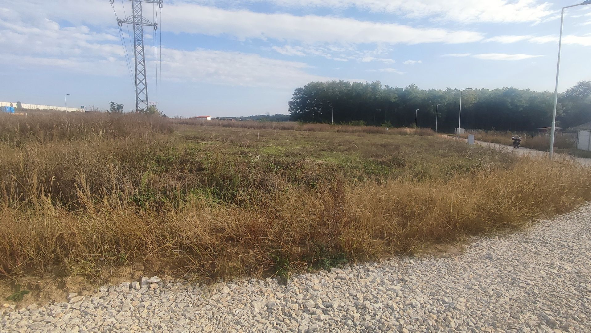 Shark real  ponúka  na predaj pozemok v Nitre,  Lukov dvor.  Plocha: pozemku 1645m2. 