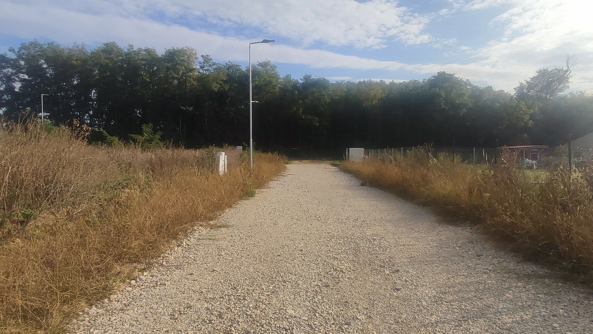 Shark real  ponúka  na predaj pozemok v Nitre,  Lukov dvor.  Plocha: pozemku 1645m2. 