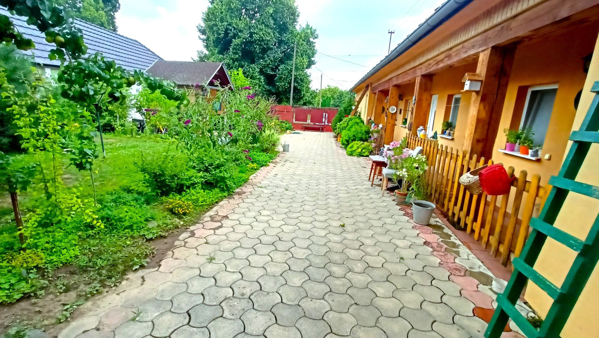 Krásny vidiecky dom s rozsiahlym pozemkom