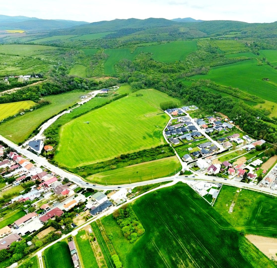 TOP CENA,  stavebný pozemok 4781m2 aj  pre developerov