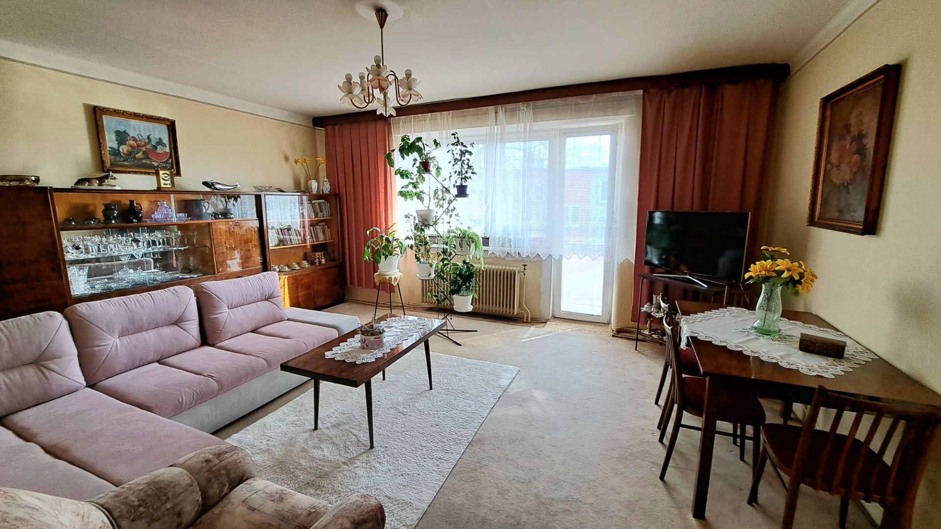 ZNÍŽENÁ CENA!!! Slnečný 3 izbový byt s garážou