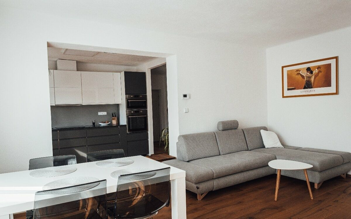 2 izbový byt - TRI VEŽE