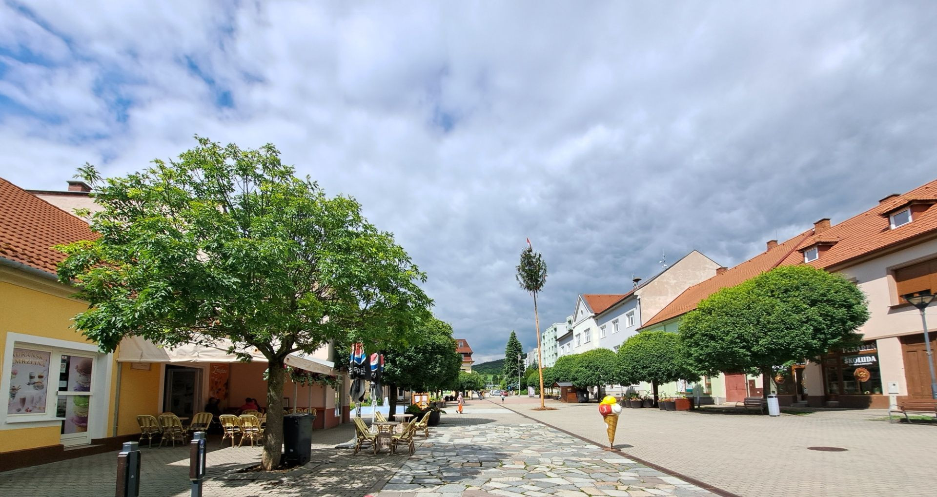 Dom na námestí. Bývanie a podnikanie v jednom.