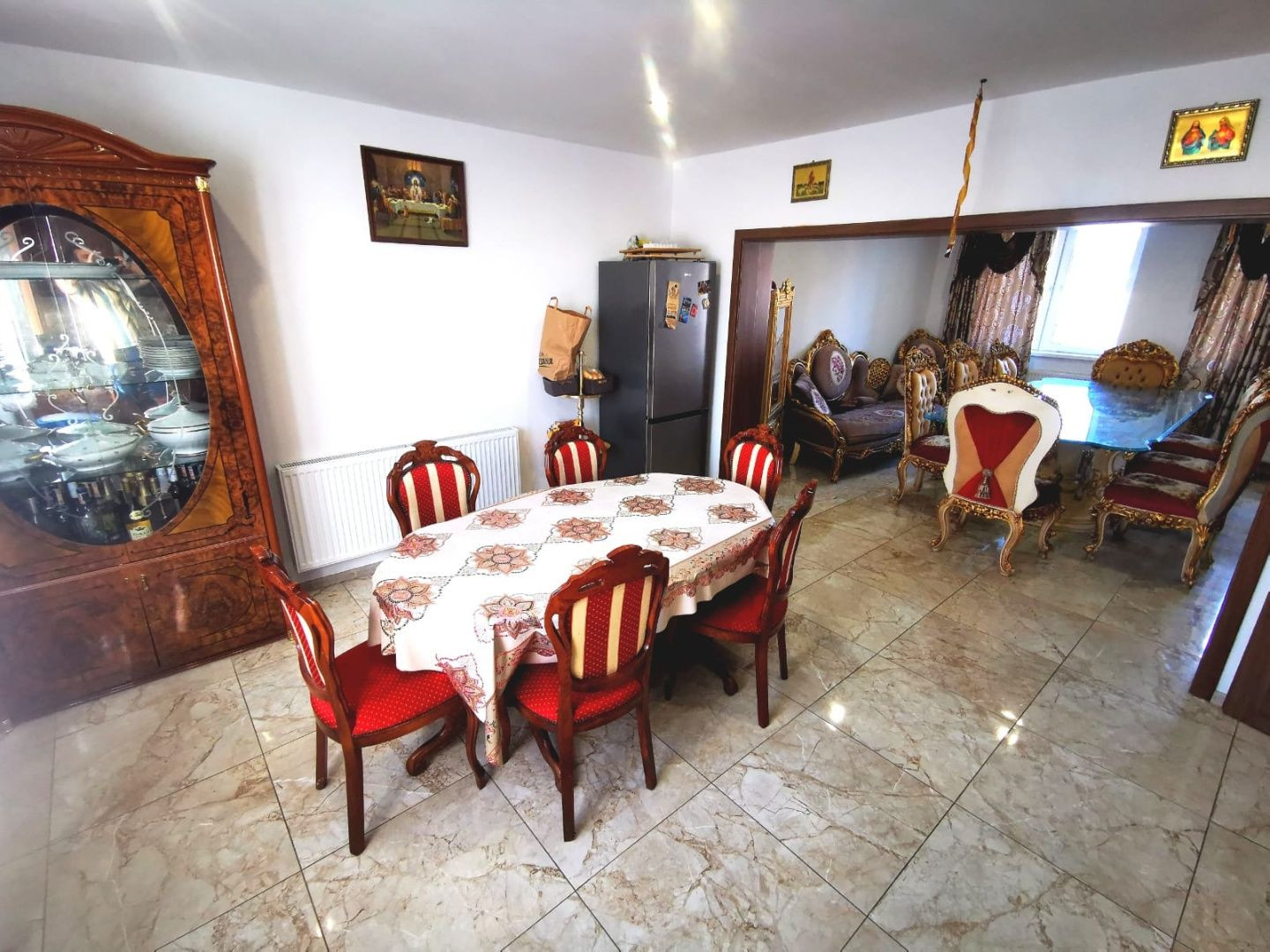 Znížená cena. Zrekonštruovaný rodinný dom vo Veľkých Kostoľanoch