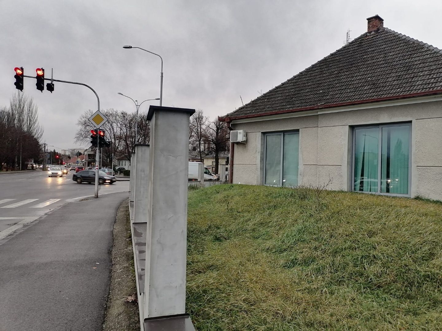 Rodinný dom vhodný na podnikateľské účely.