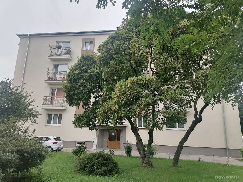 Na predaj priestranný slnečný 3-izbový byt na Krajinskej ulici