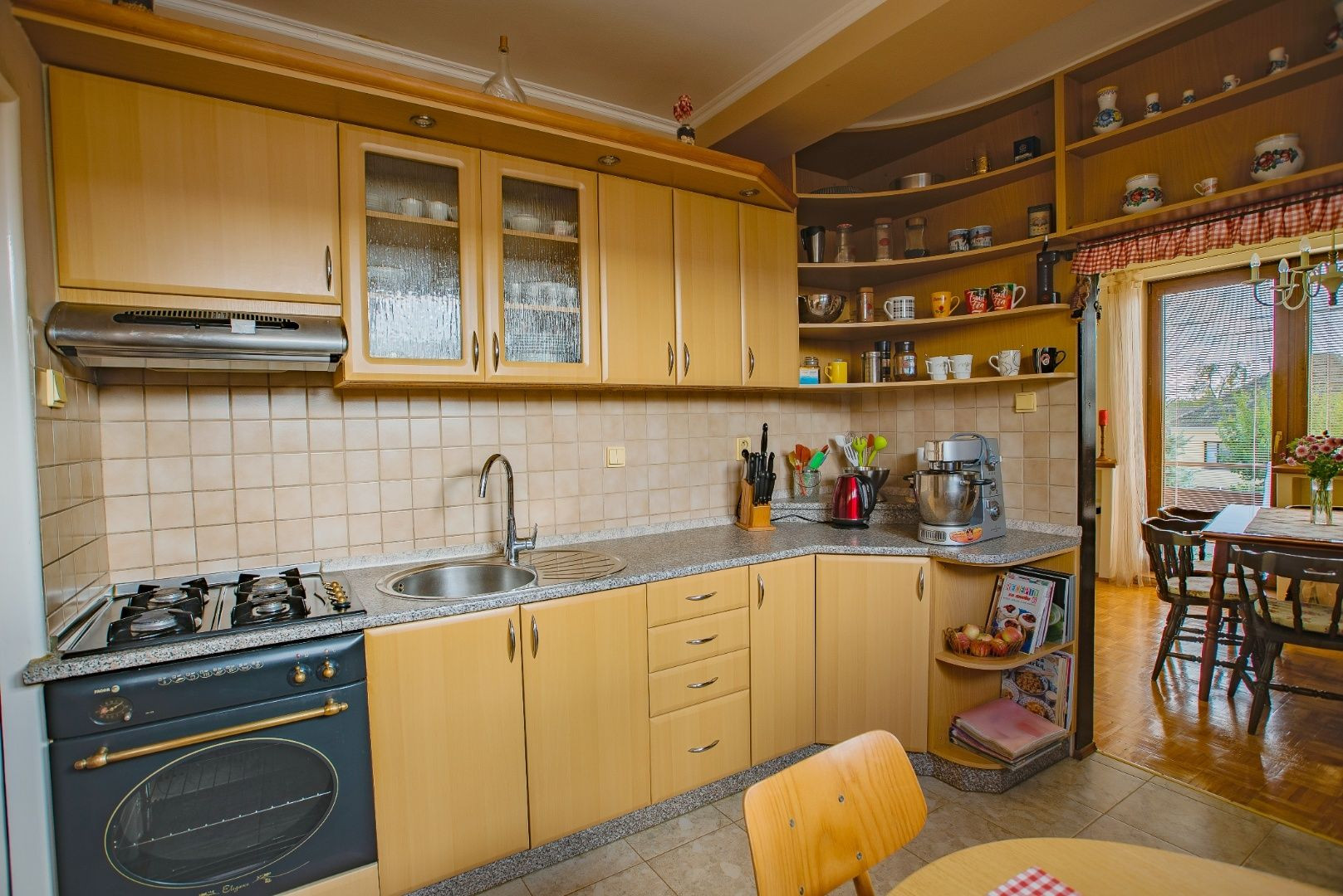 Peknučký zrekonštruovaný dom s veľkou úžitkovou záhradou