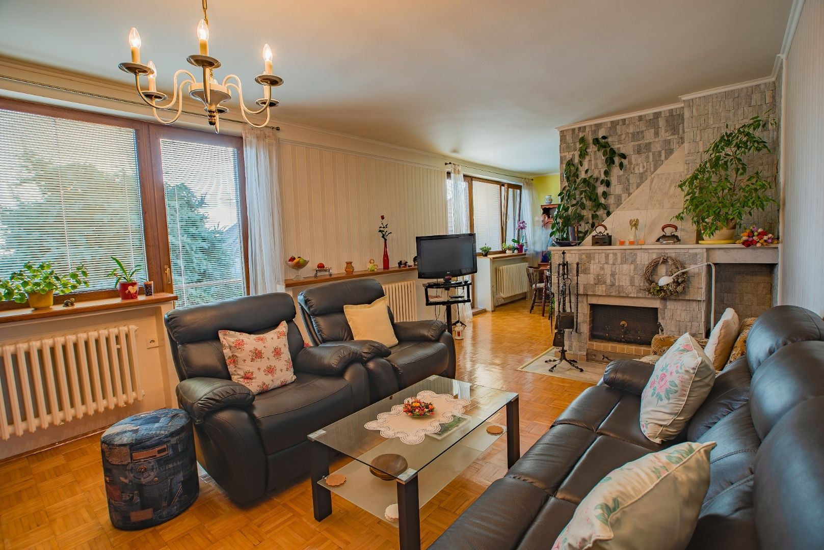 Peknučký zrekonštruovaný dom s veľkou úžitkovou záhradou