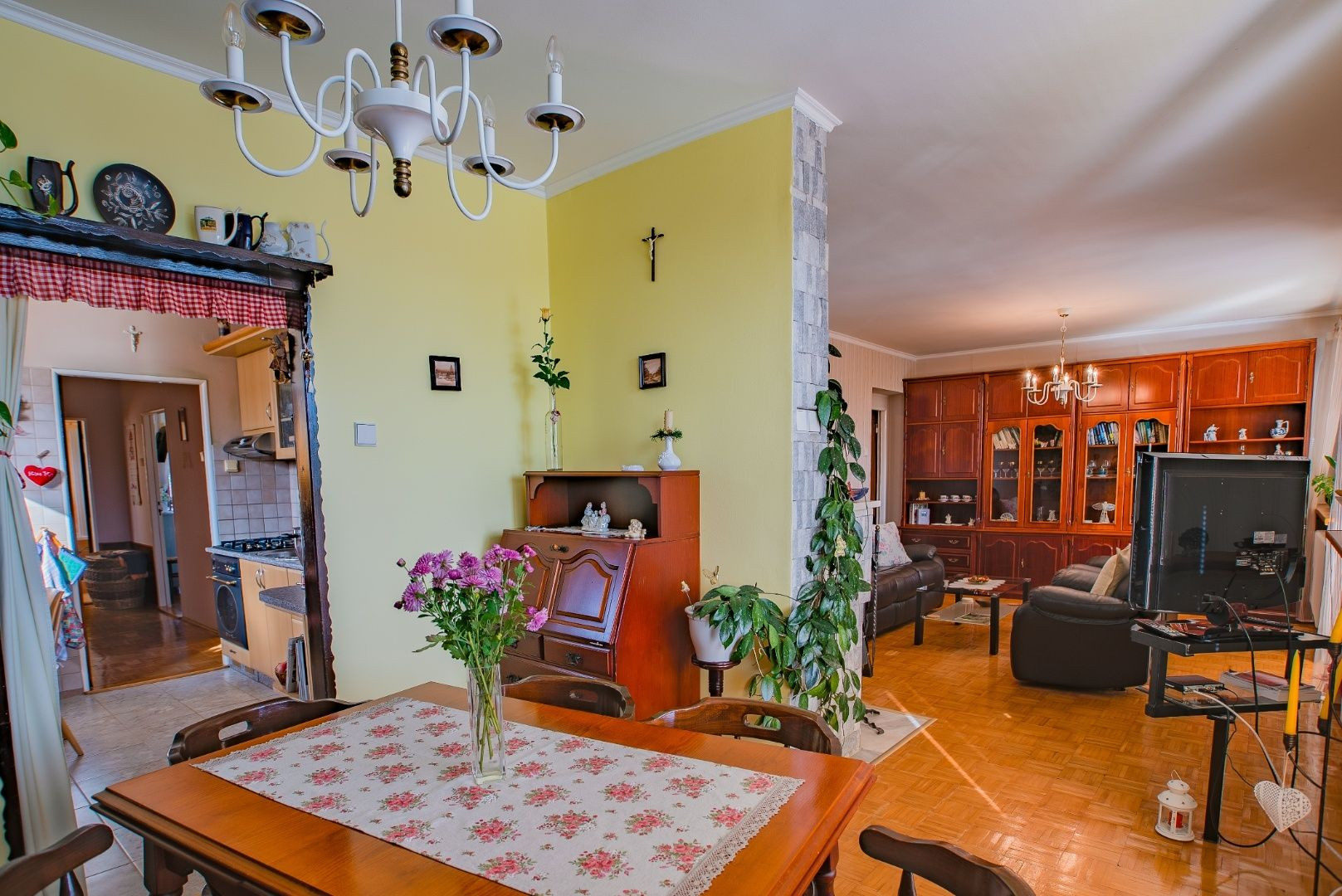 Peknučký zrekonštruovaný dom s veľkou úžitkovou záhradou