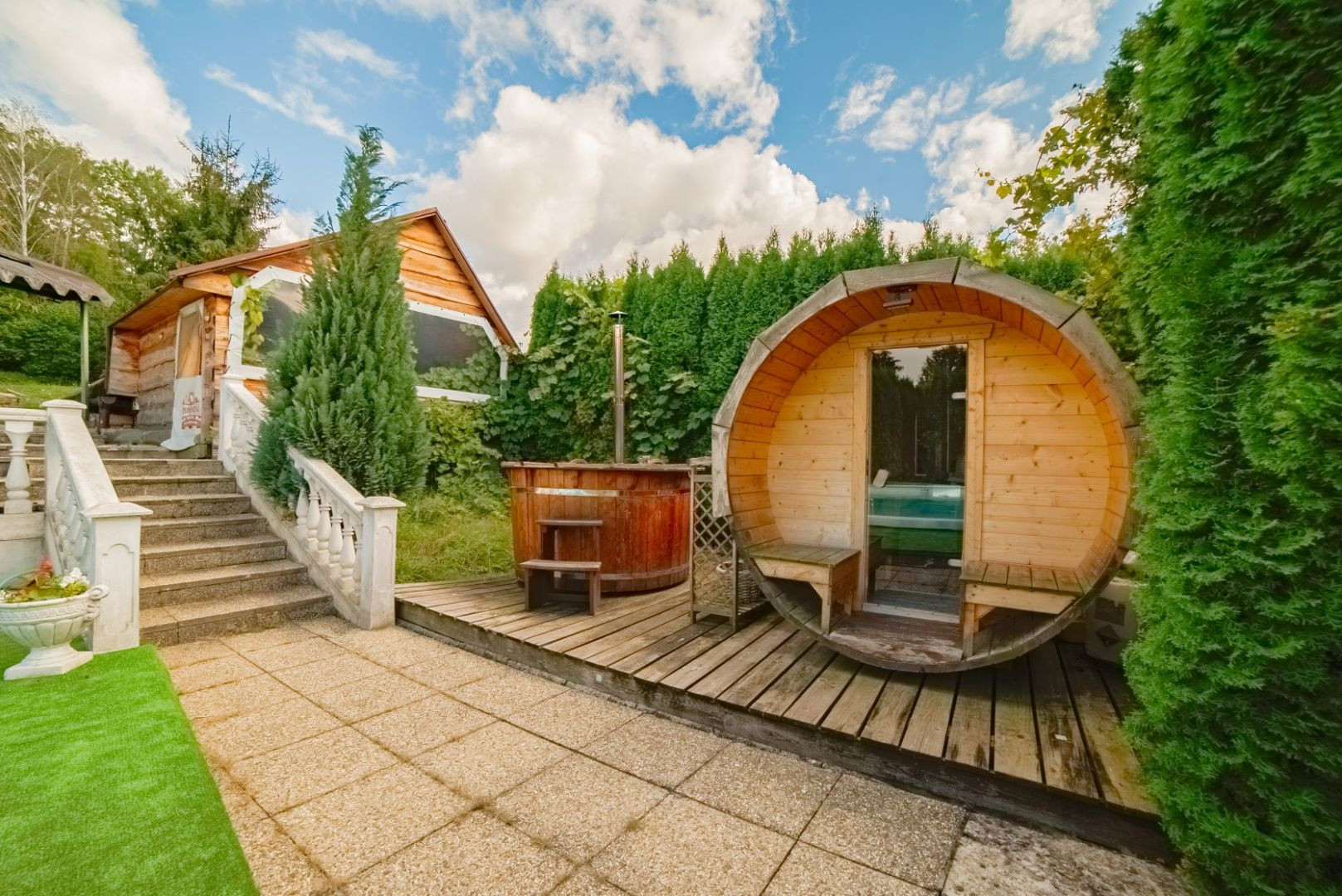 VÝRAZNÁ ZĽAVA! Očarujúci penzión s reštauráciou, bazénom, welness a ihriskom