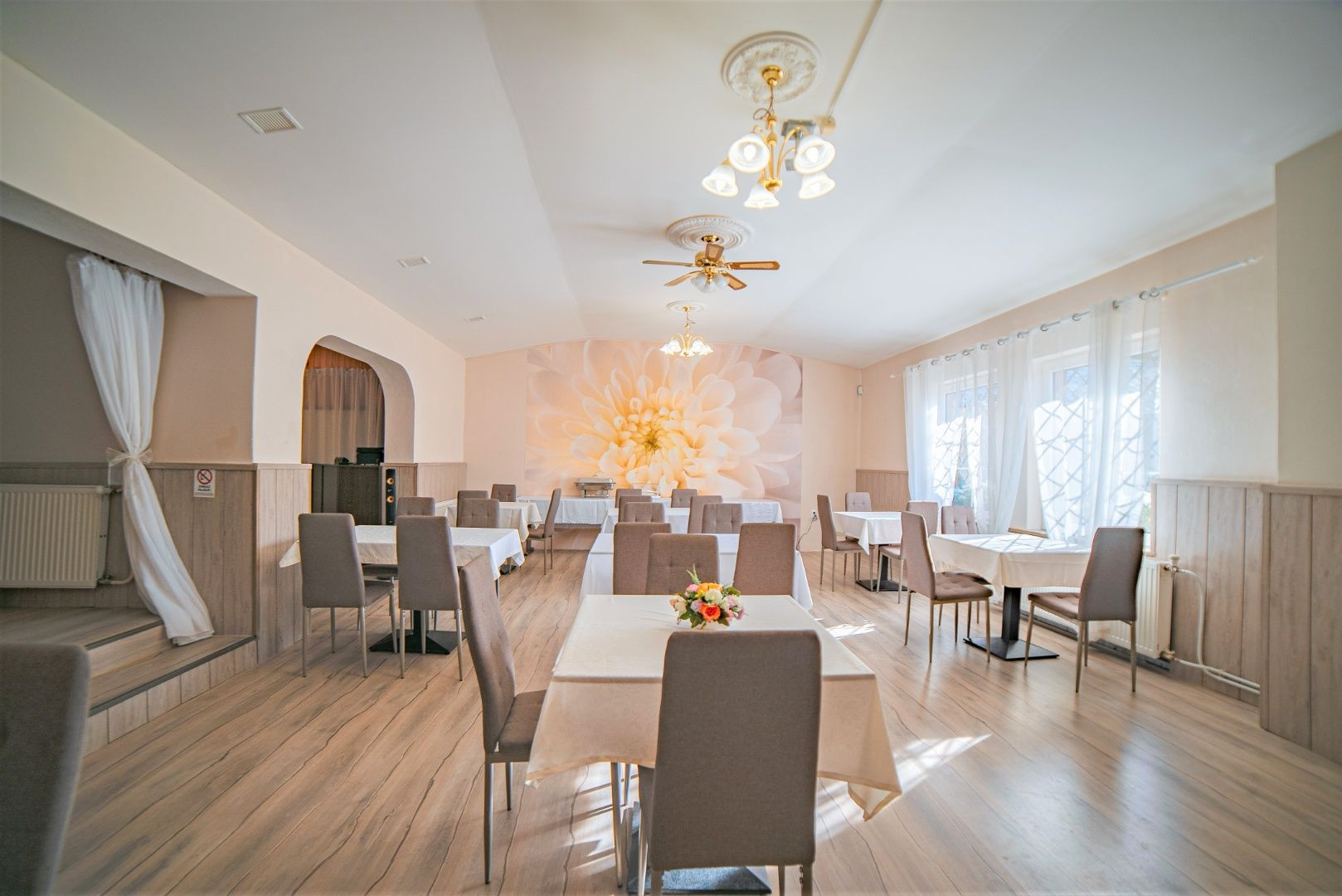 VÝRAZNÁ ZĽAVA! Očarujúci penzión s reštauráciou, bazénom, welness a ihriskom