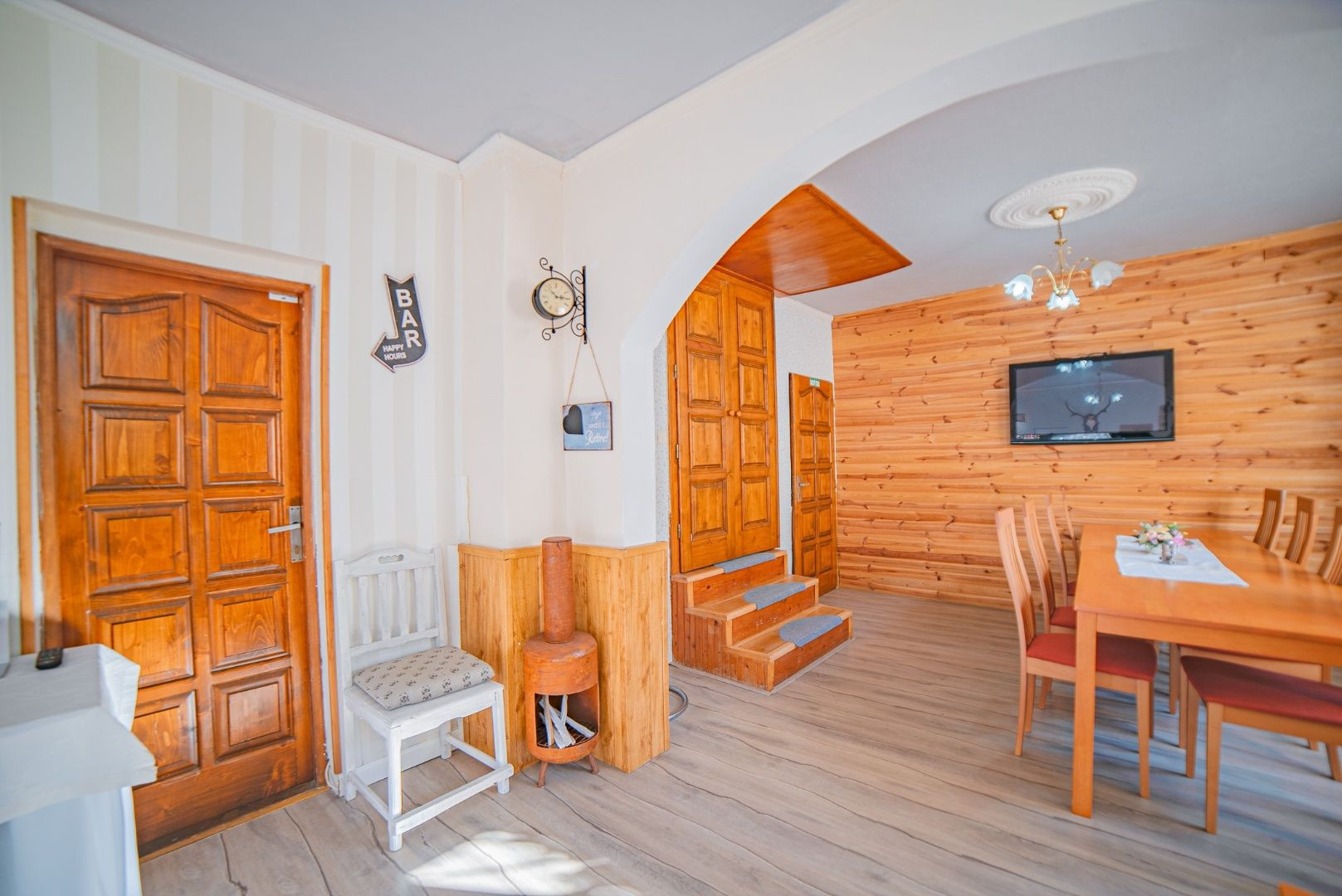 VÝRAZNÁ ZĽAVA! Očarujúci penzión s reštauráciou, bazénom, welness a ihriskom