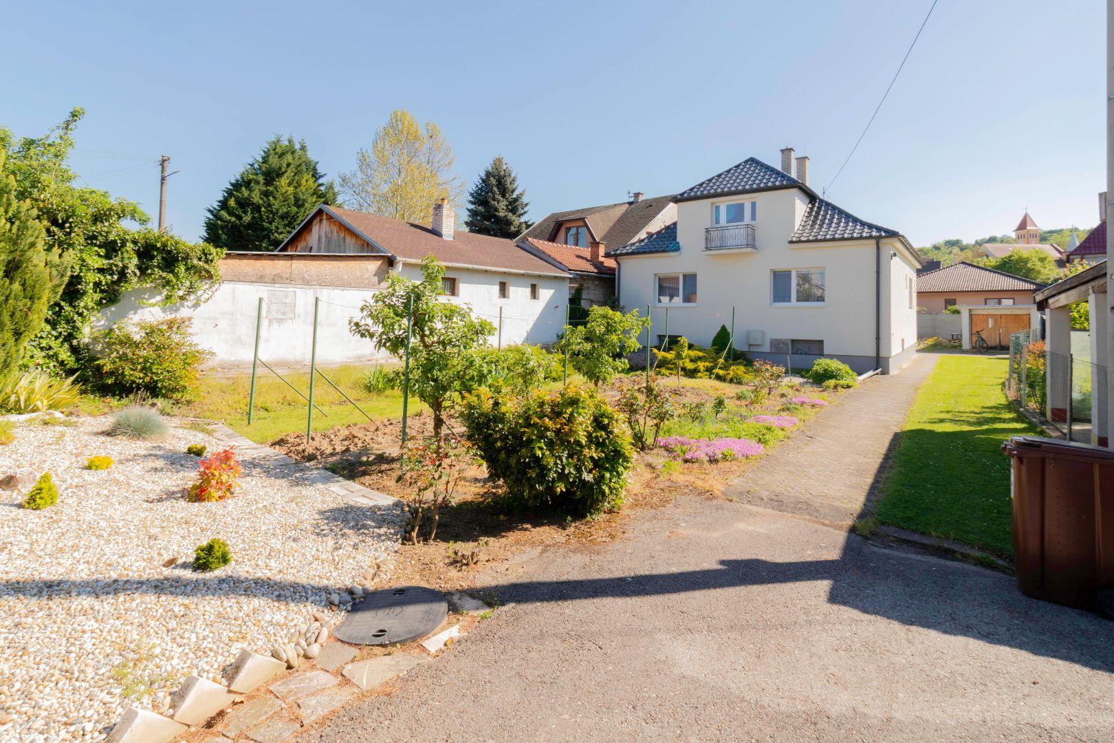 KRÁSNY rodinný dom v atraktívnej obci BANKA