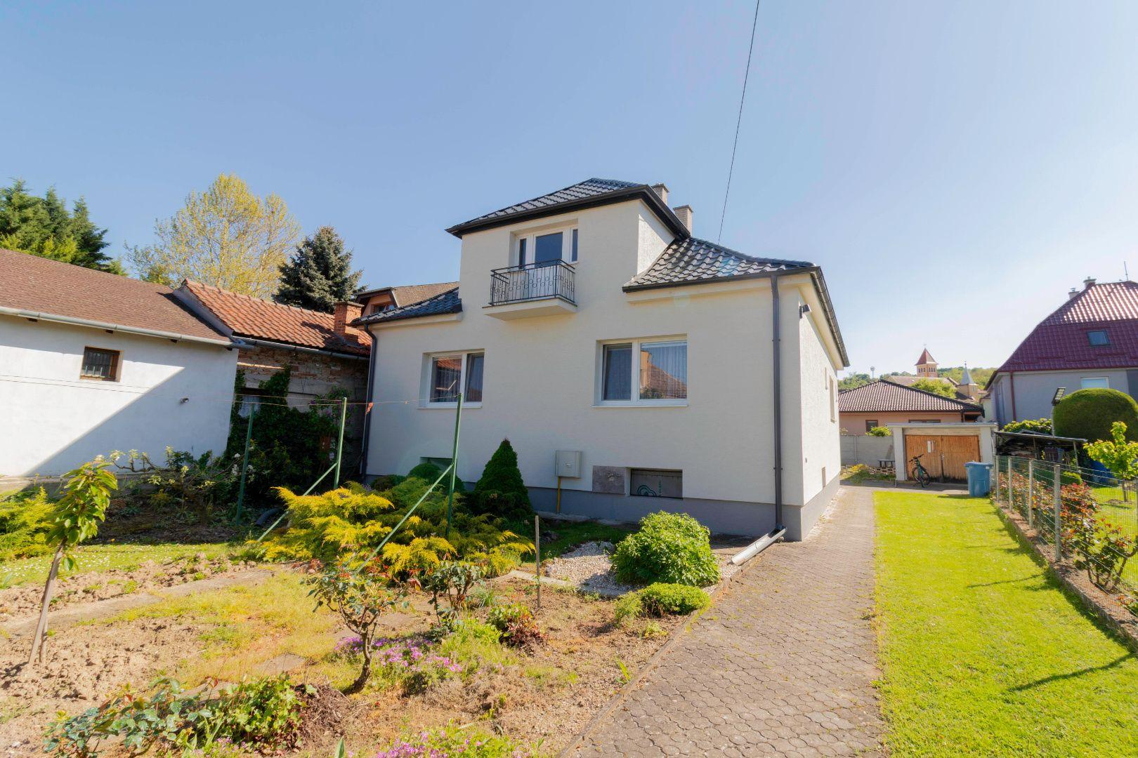 KRÁSNY rodinný dom v atraktívnej obci BANKA