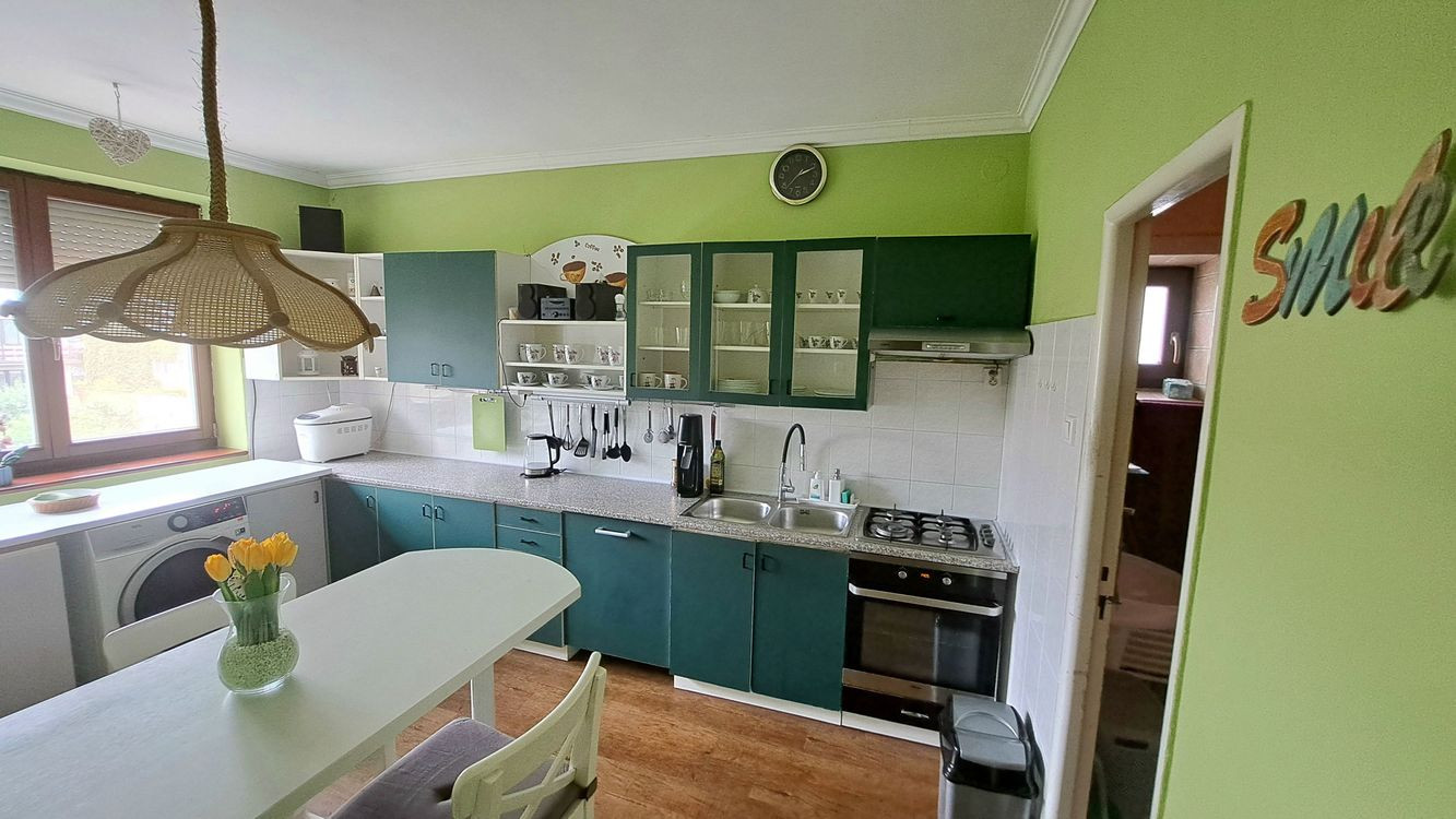 REZERVOVANÉ! Dvojgeneračný dom na PREDAJ