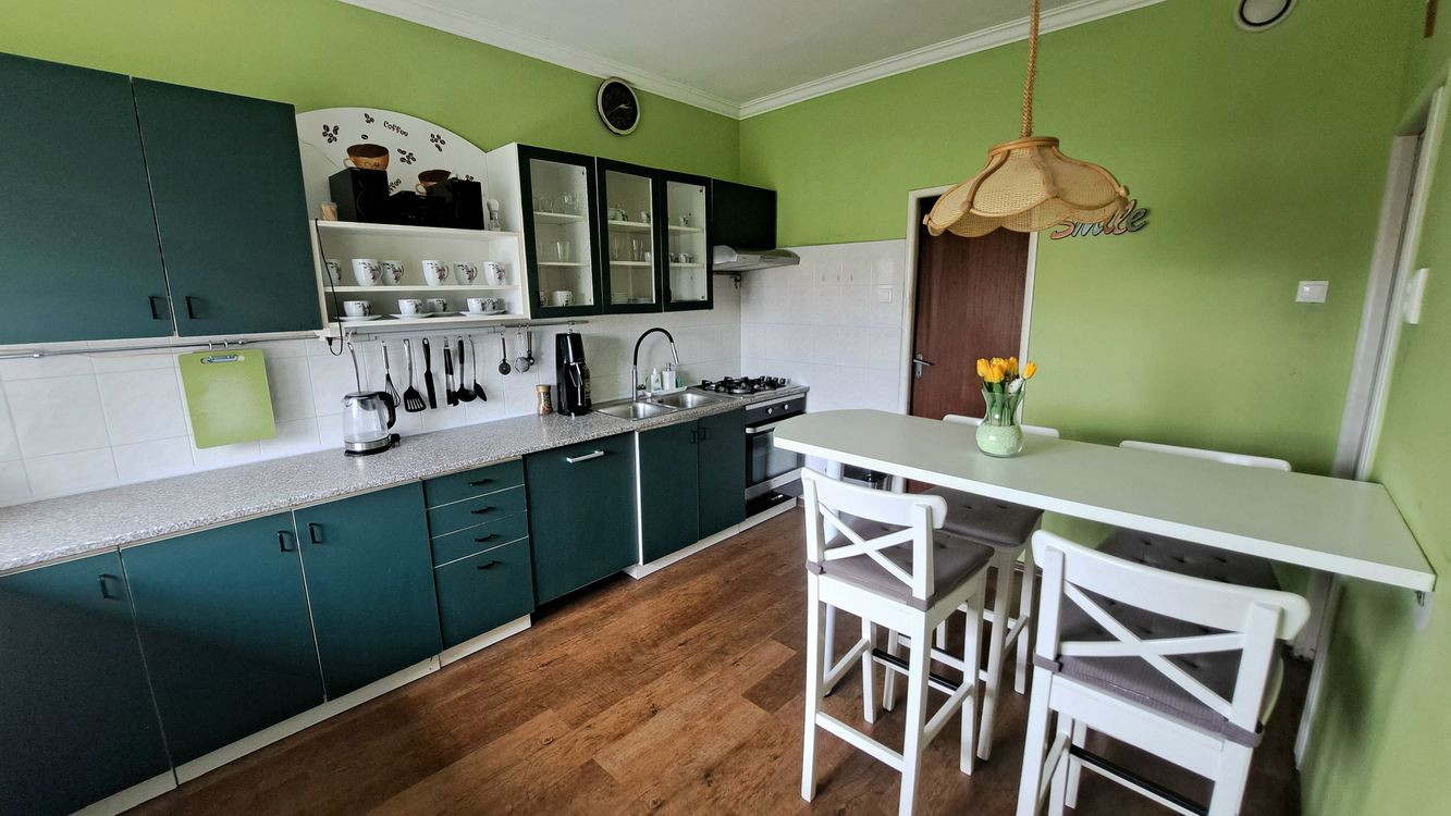 REZERVOVANÉ! Dvojgeneračný dom na PREDAJ