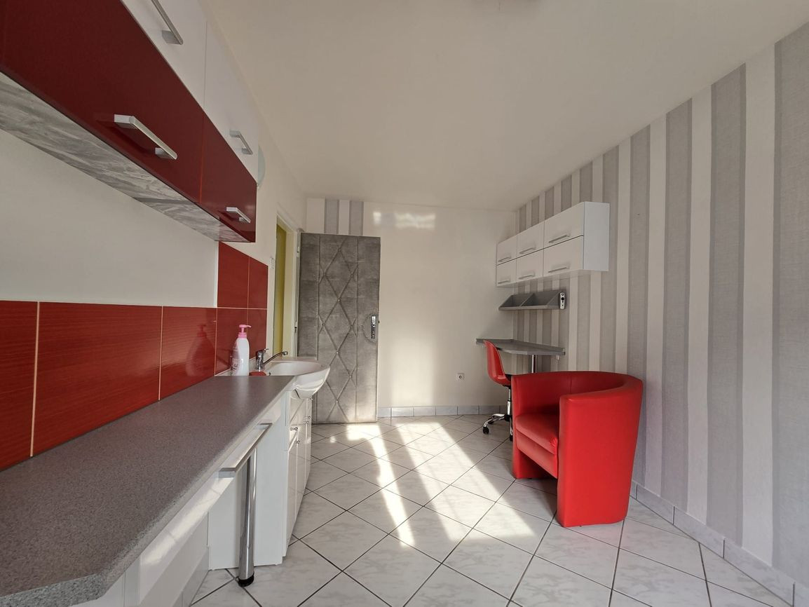 Znížená cena! Nebytový priestor s možnosťou bývania - predaj