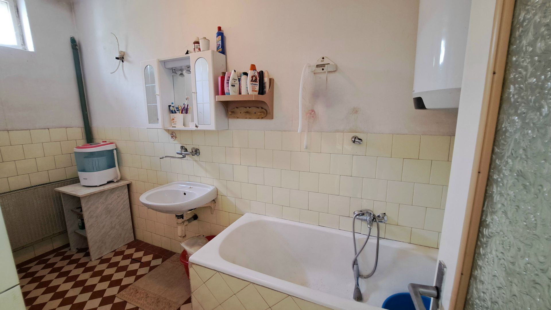 PREDANÉ. Rodinný dom s 5 izbami a veľkým pozemkom na PREDAJ!