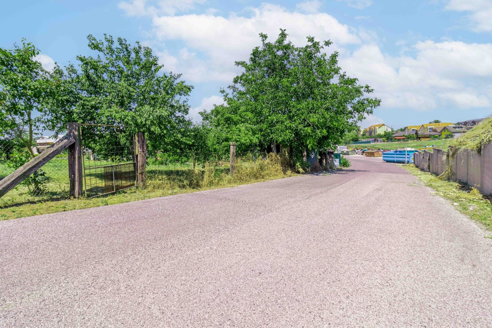 ZNÍŽENÁ CENA - EXKLUZÍVNE: Záhrada s murovanou chatkou – Špačince, Dolný mlyn – len 5 minút od Trnavy!