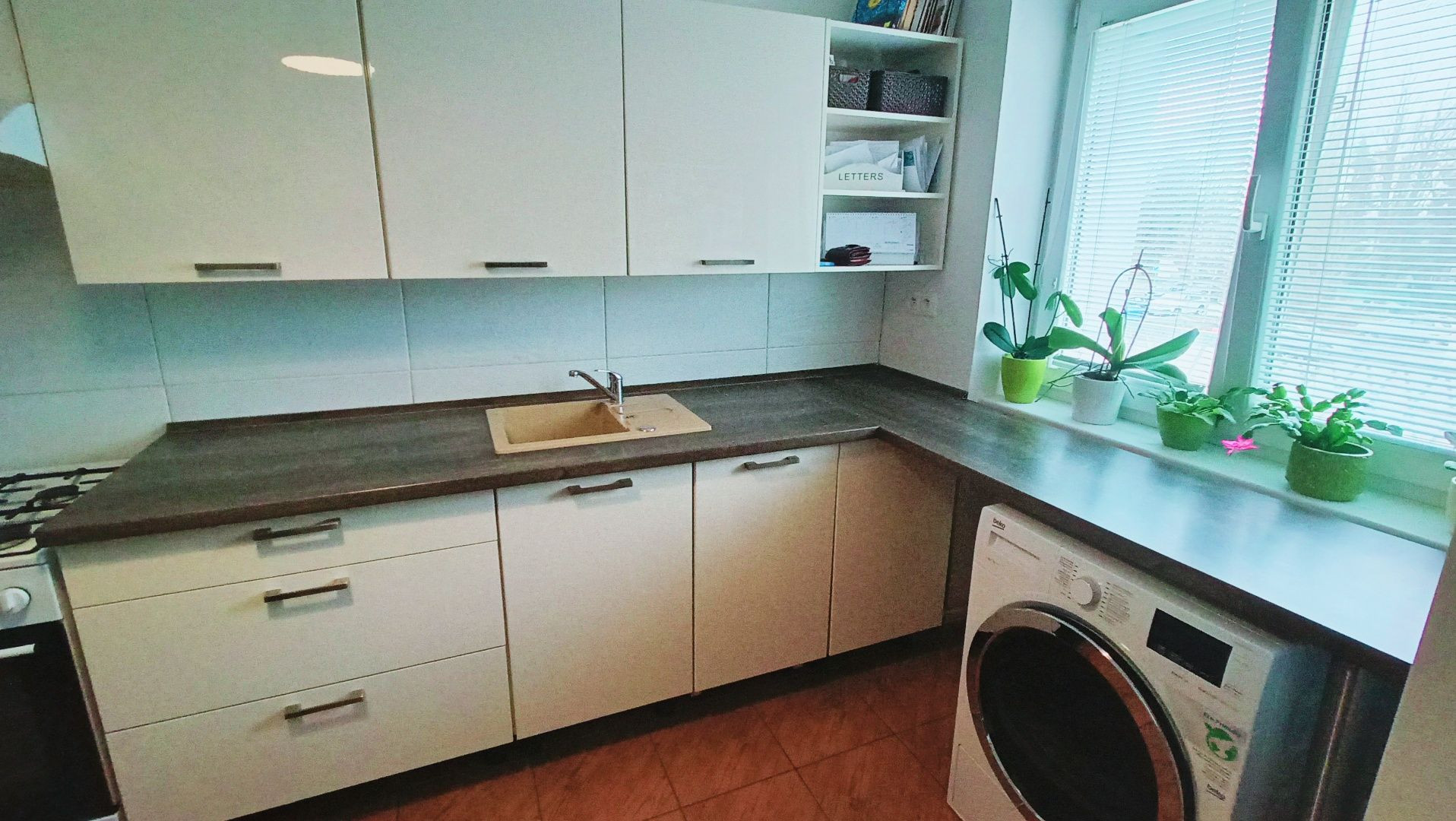 Znížená cena! Priestranný 3 izbový byt so záhradou