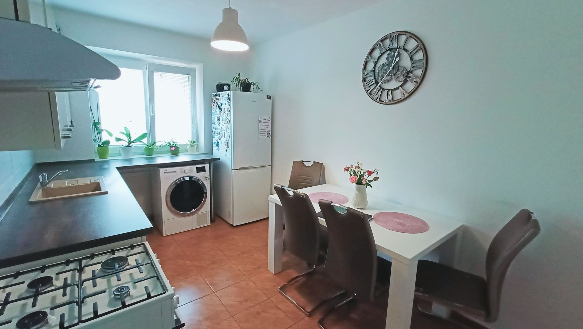 Znížená cena! Priestranný 3 izbový byt so záhradou