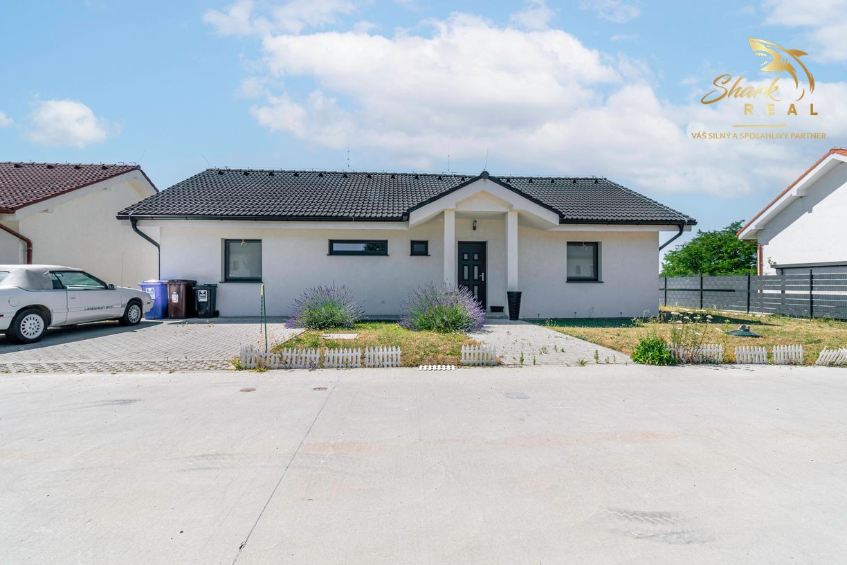 Exkluzívna Novostavba s Pozemkom v Obci Veselé