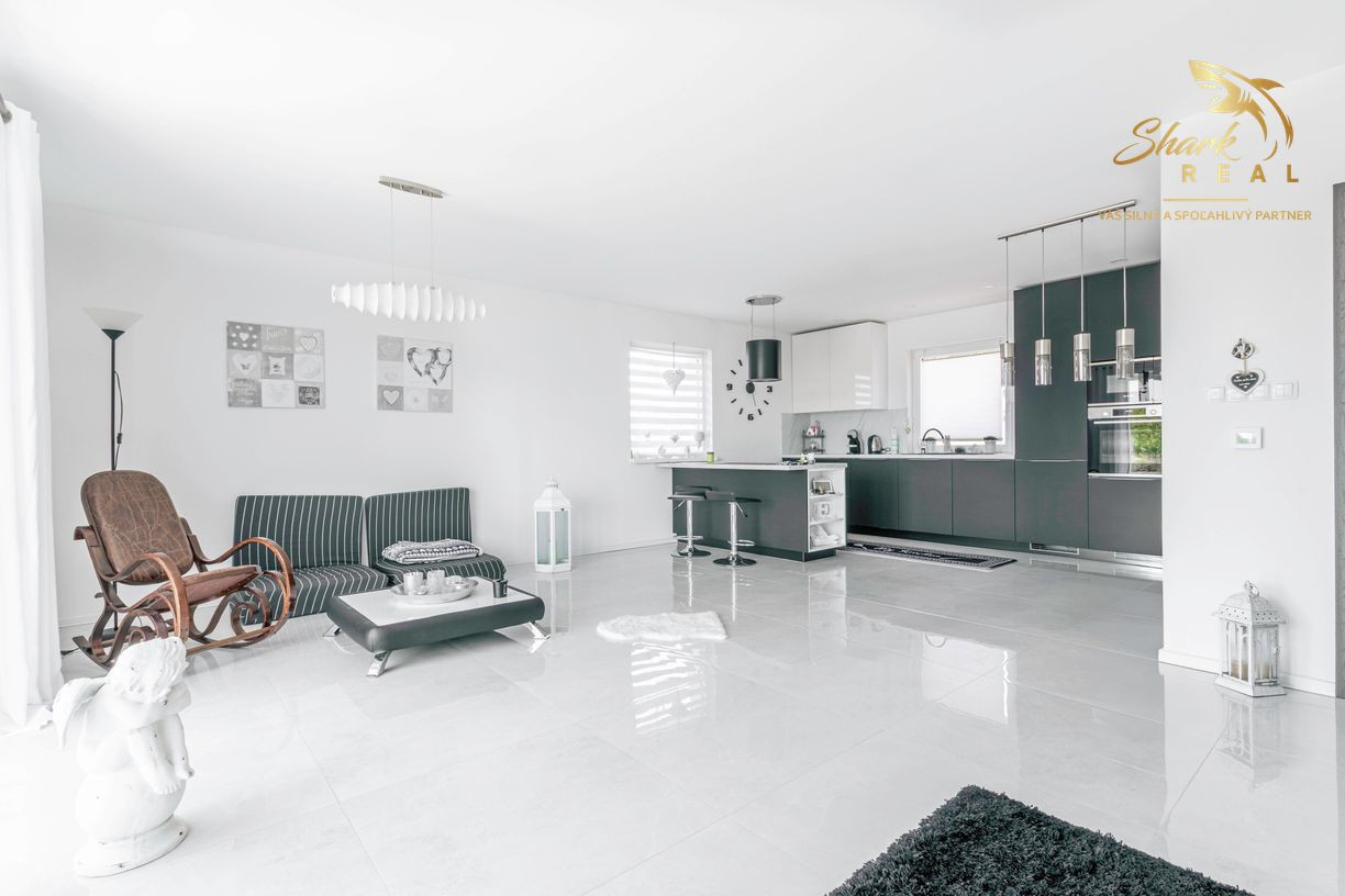 Exkluzívna Novostavba s Pozemkom v Obci Veselé