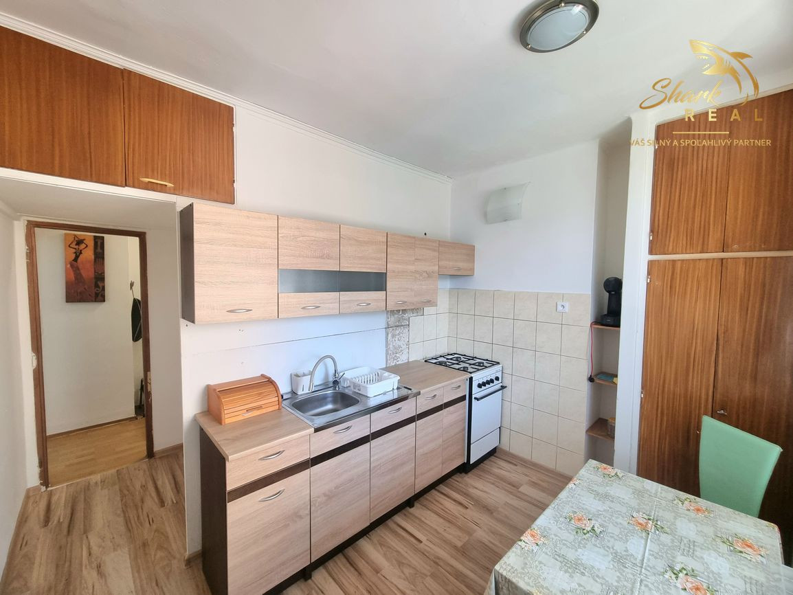 ZNÍŽENA CENA!!!Slnečný 2,5 izbový byt s krásnym výhľadom – okamžité nasťahovanie!!!