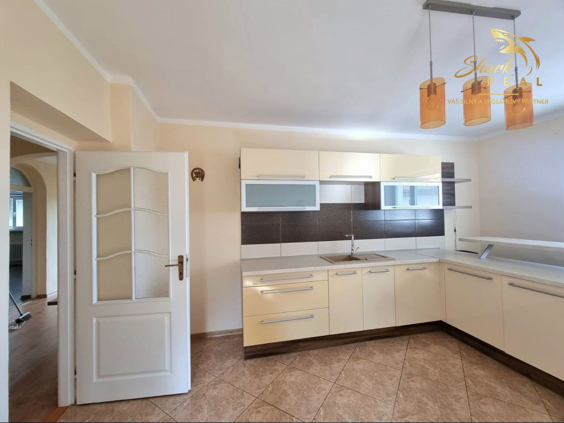 TOP CENA!!!  KRÁSNY DVOJPODLAŽNÝ RODINNÝ DOM V TICHEJ LOKALITE !!!!