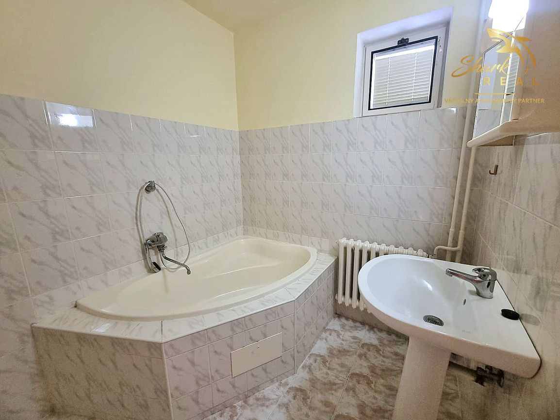 TOP CENA!!!  KRÁSNY DVOJPODLAŽNÝ RODINNÝ DOM V TICHEJ LOKALITE !!!!