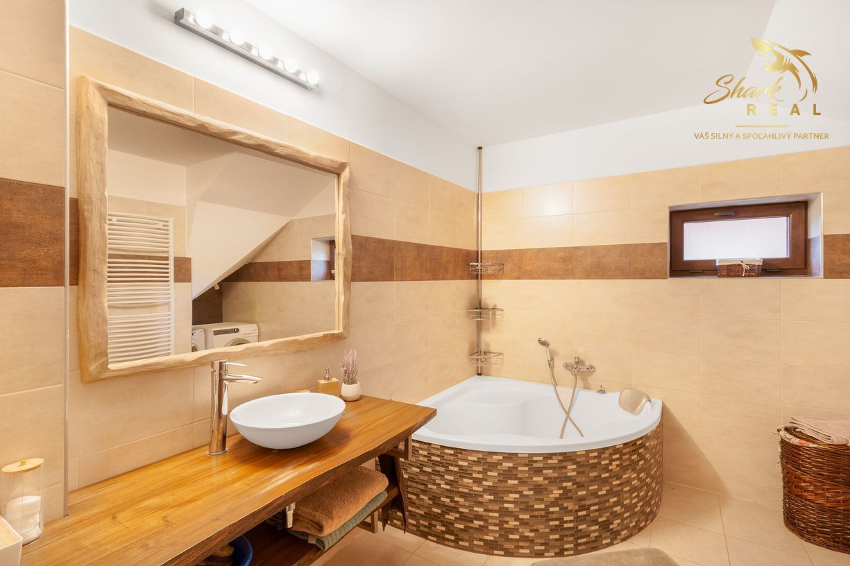 Priestranný dom v lone prírody