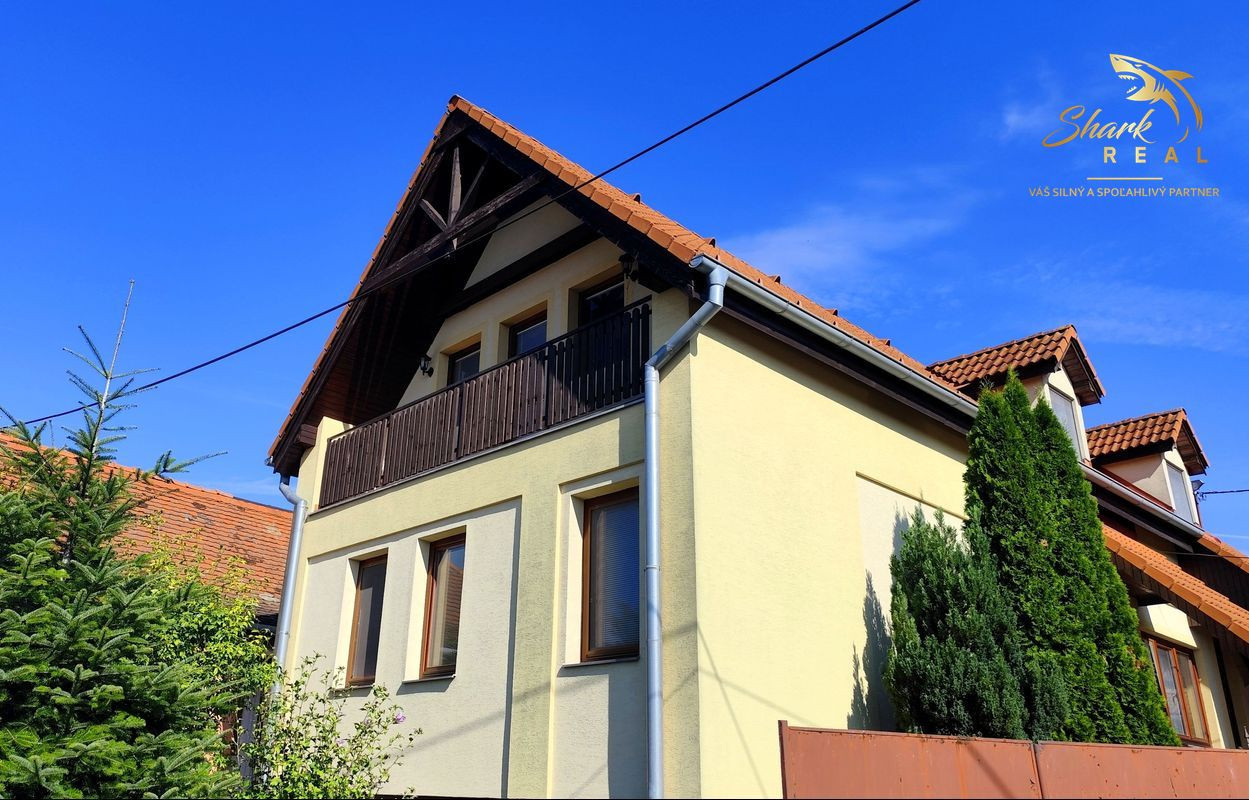 REZERVOVANÉ - Novinka! Priestranný rodinný dom v peknej prírode 