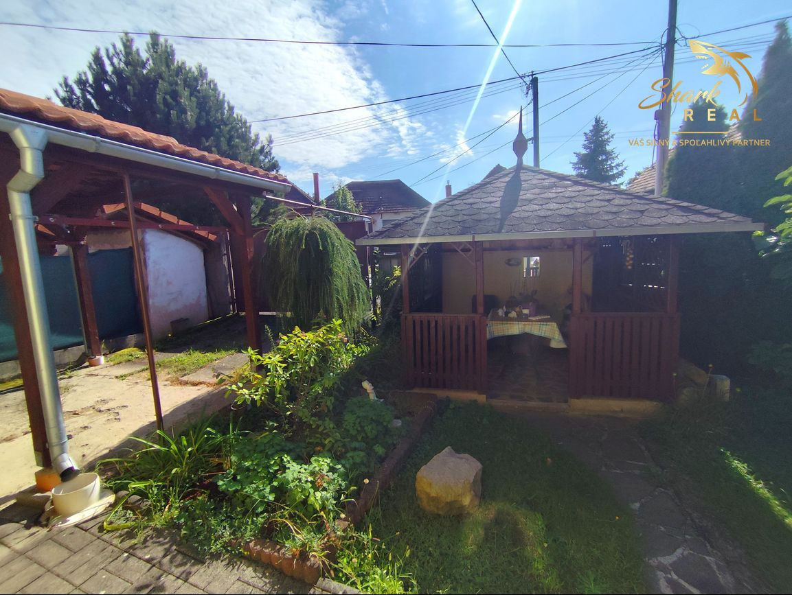 REZERVOVANÉ - Novinka! Priestranný rodinný dom v peknej prírode 