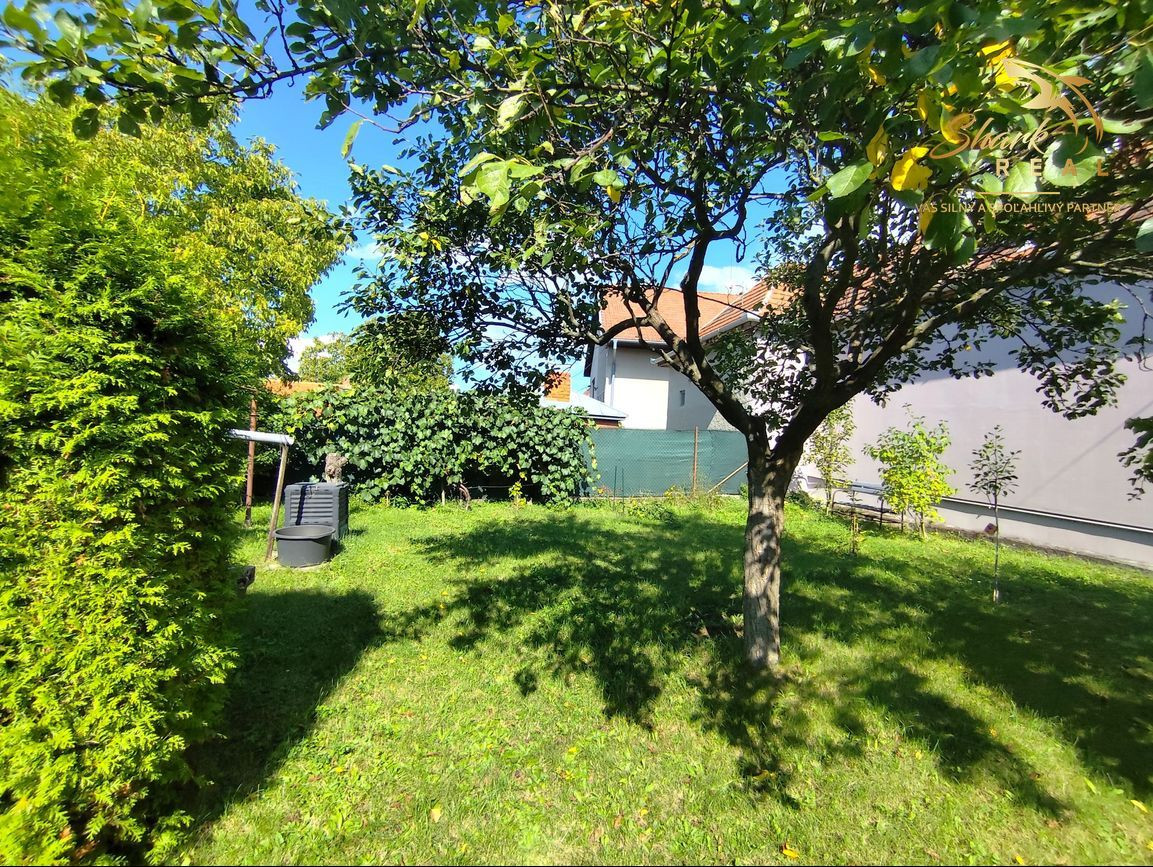 REZERVOVANÉ - Novinka! Priestranný rodinný dom v peknej prírode 