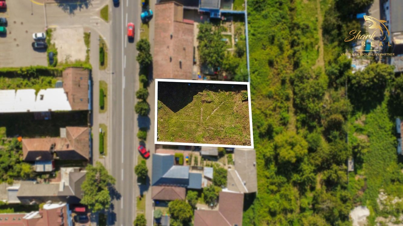 Atraktívny stavebný pozemok pri hlavnej ceste v Piešťanoch
