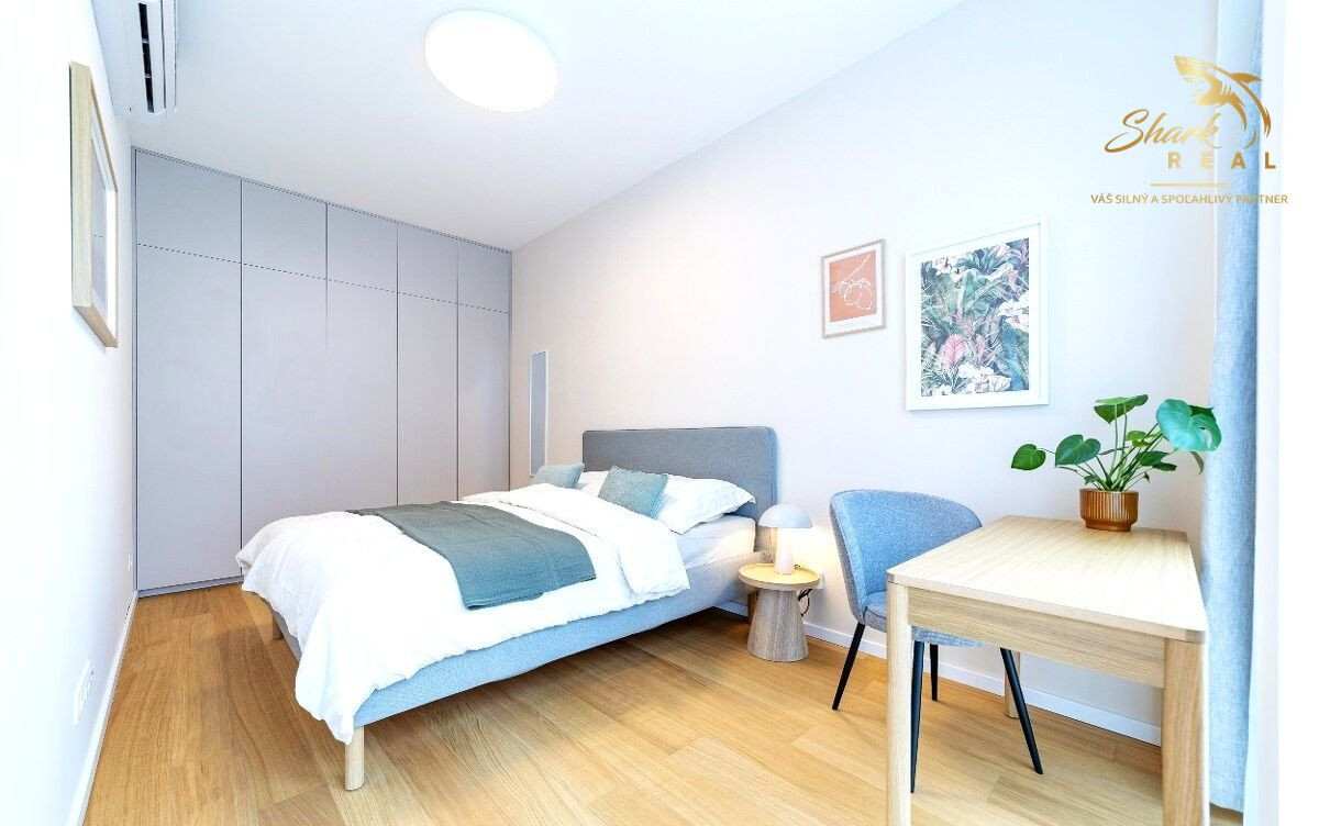 LUXUSNÝ a NOVÝ 2i byt s terasou a krytým parkovaním