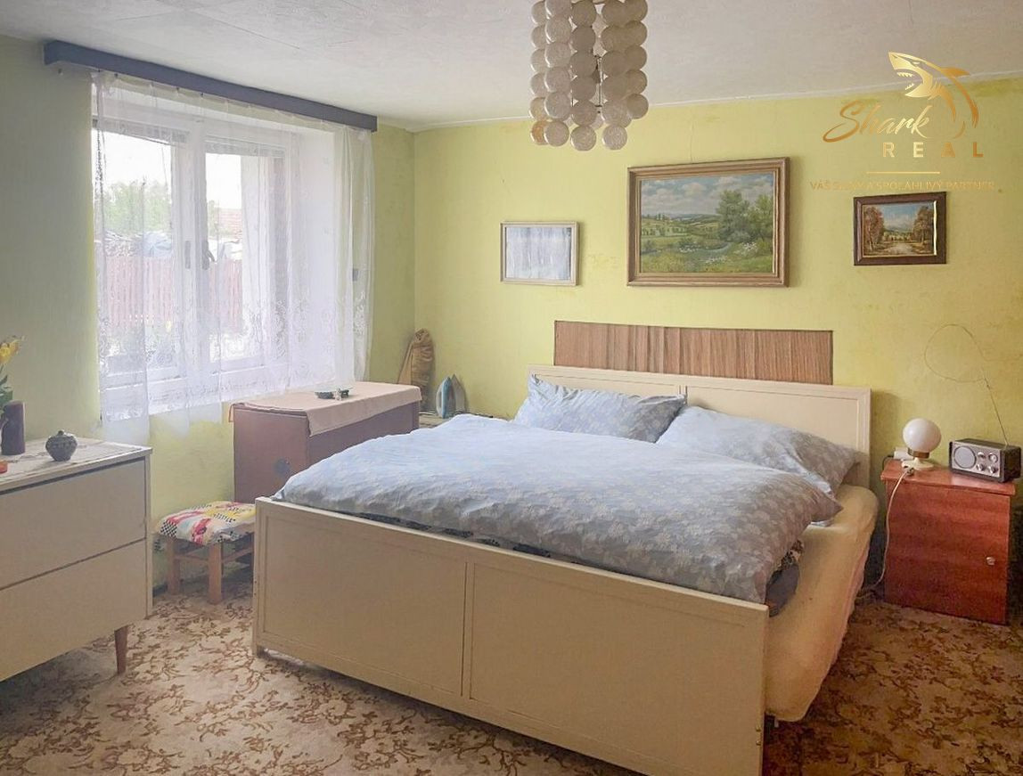 Priestranný 5-izbový rodinný dom s veľkou záhradou v Pezinku