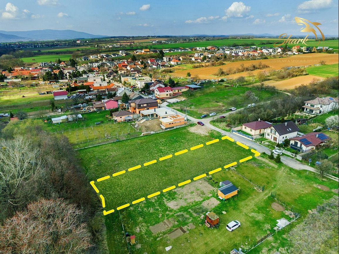 Predám STAVEBNÝ POZEMOK  1317 m2