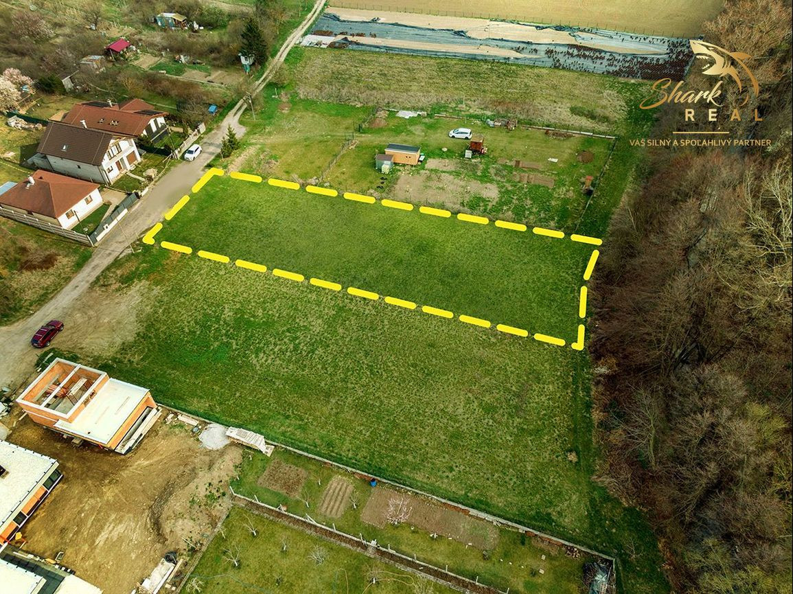 Predám STAVEBNÝ POZEMOK  1317 m2