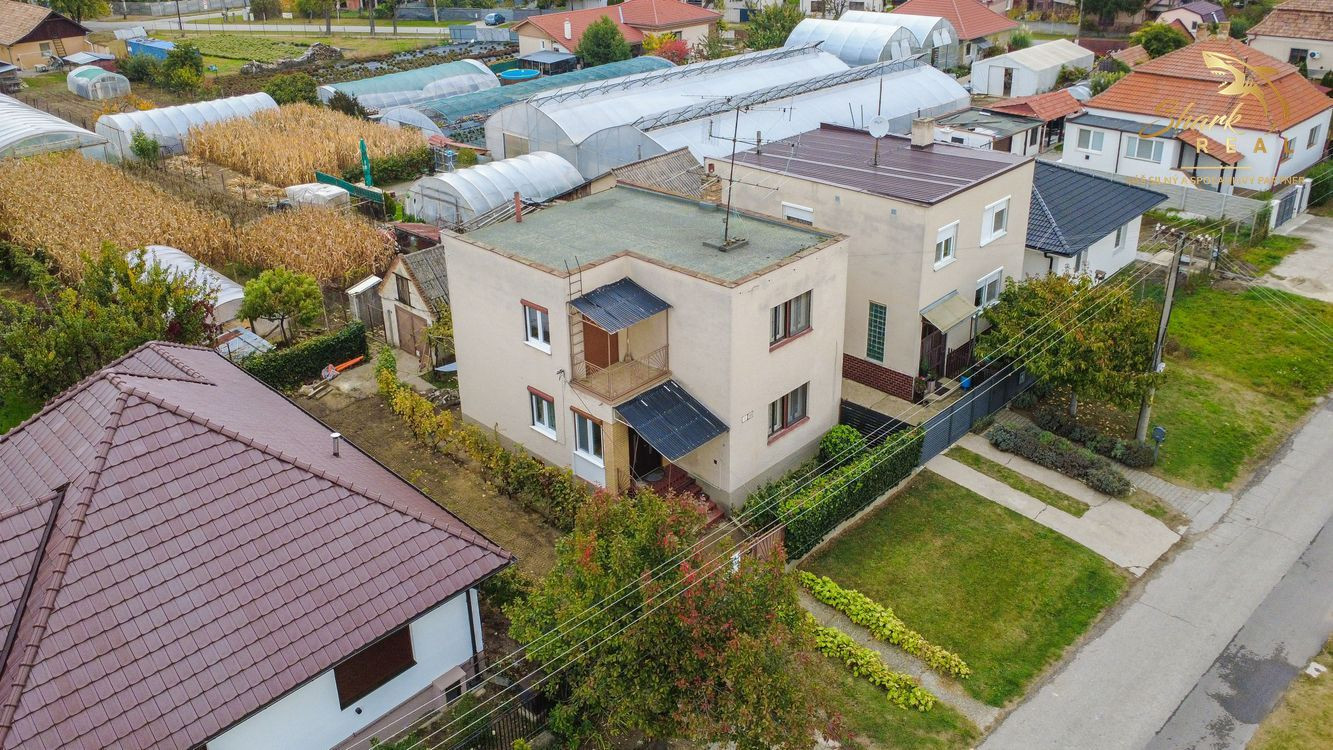 NEPREHLIADNITE! Na predaj 4 izbový rodinný dom v tichej časti obce