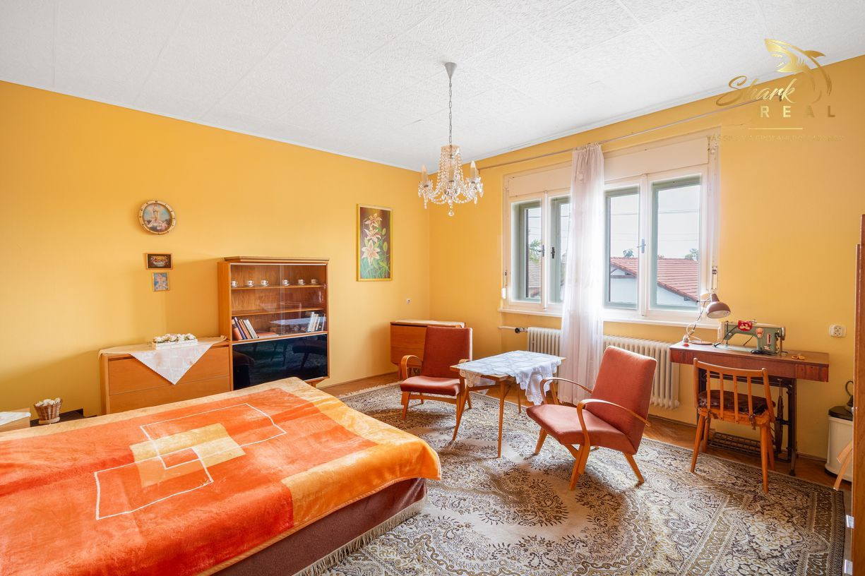 NEPREHLIADNITE! Na predaj 4 izbový rodinný dom v tichej časti obce