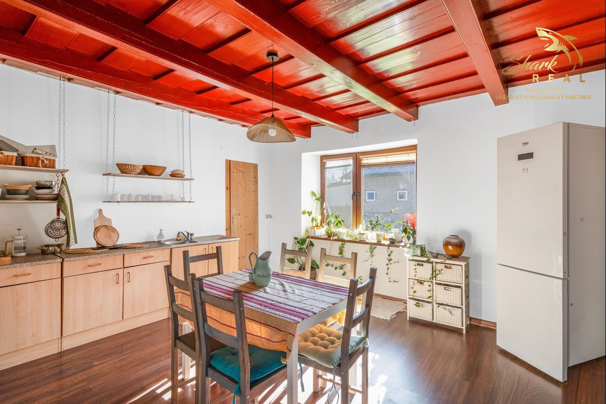 Príjemný 3-izbový dom s veľkým pozemkom 