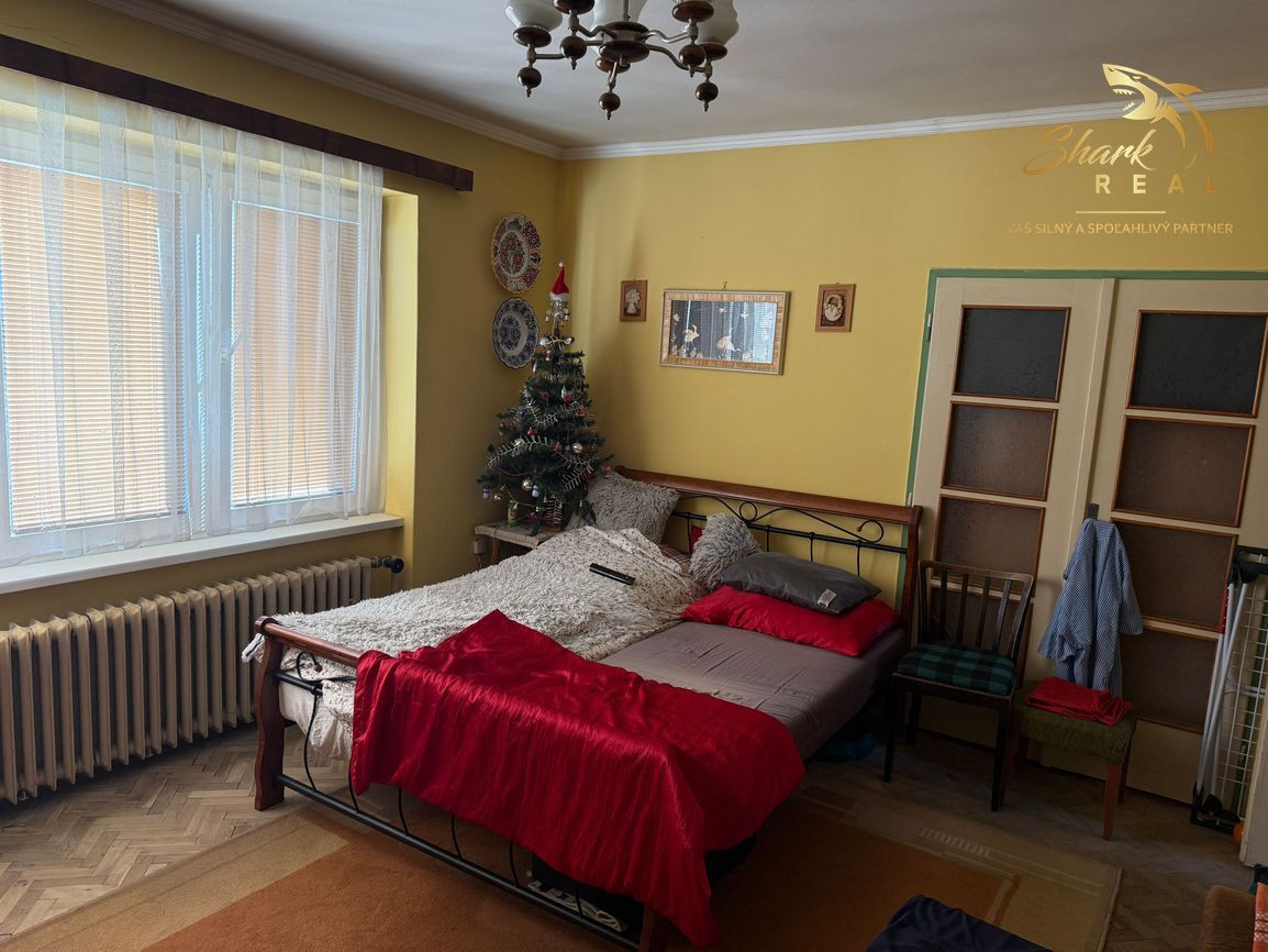 Na predaj starší 3-izbový rodinný dom Pezinok - Grinava