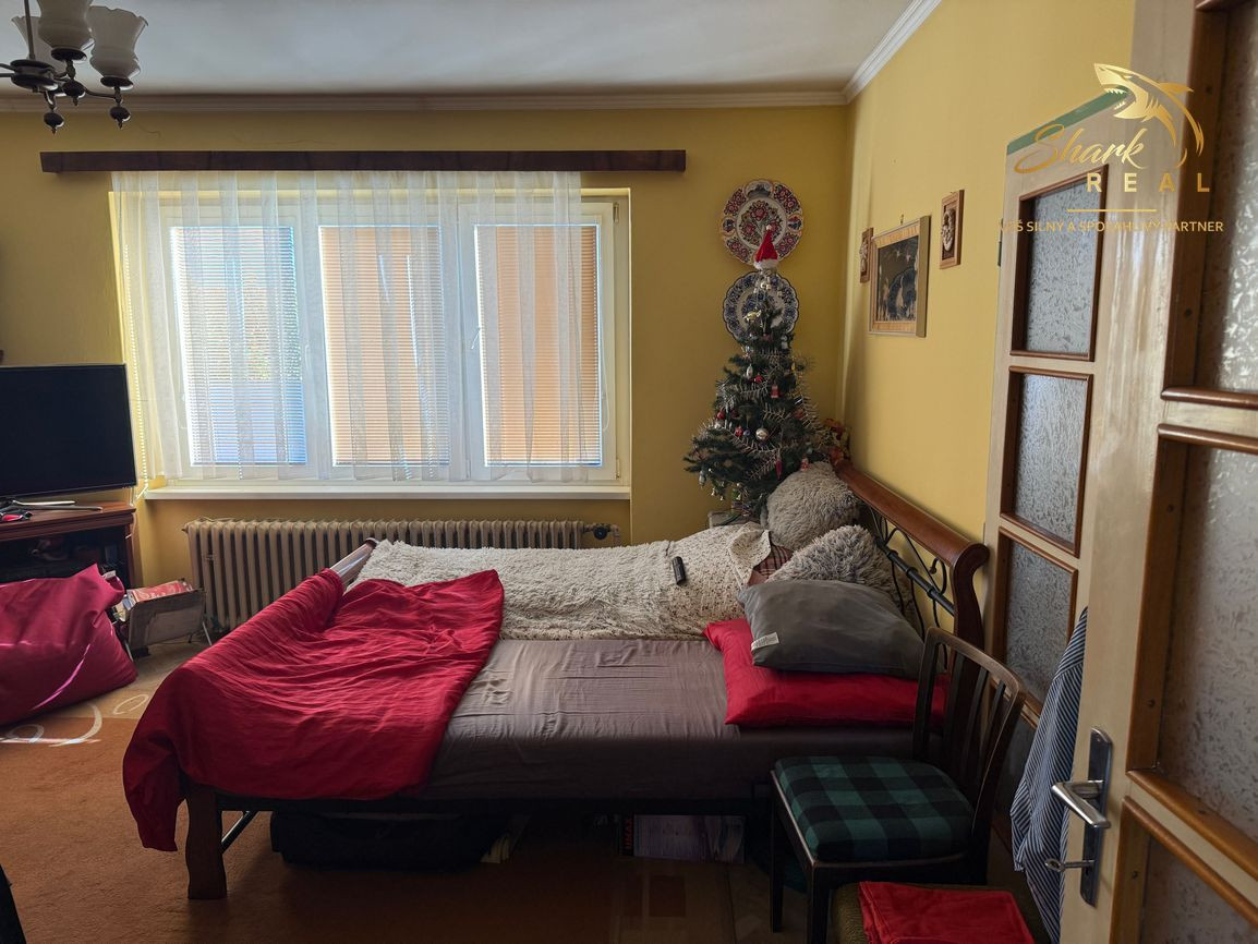 Na predaj starší 3-izbový rodinný dom Pezinok - Grinava