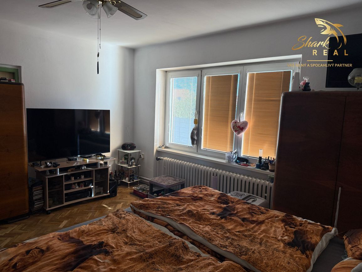 Na predaj starší 3-izbový rodinný dom Pezinok - Grinava