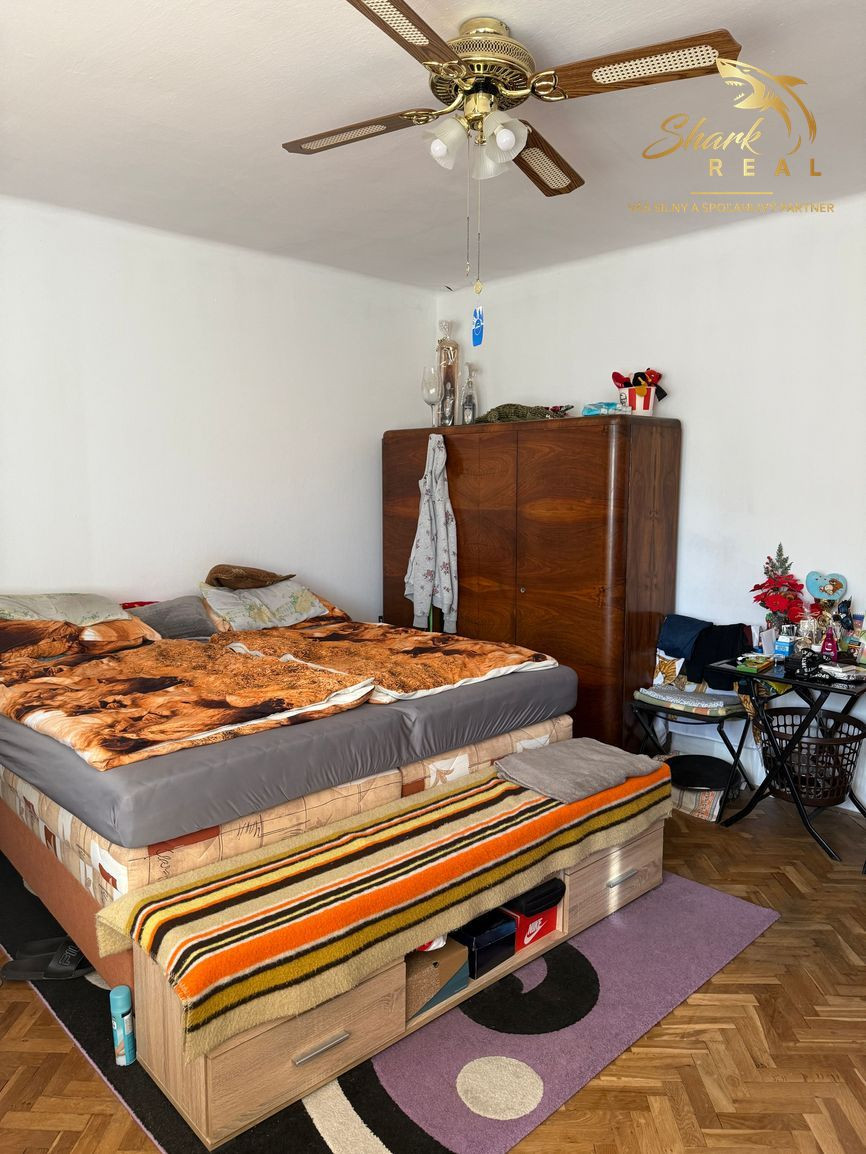 Na predaj starší 3-izbový rodinný dom Pezinok - Grinava