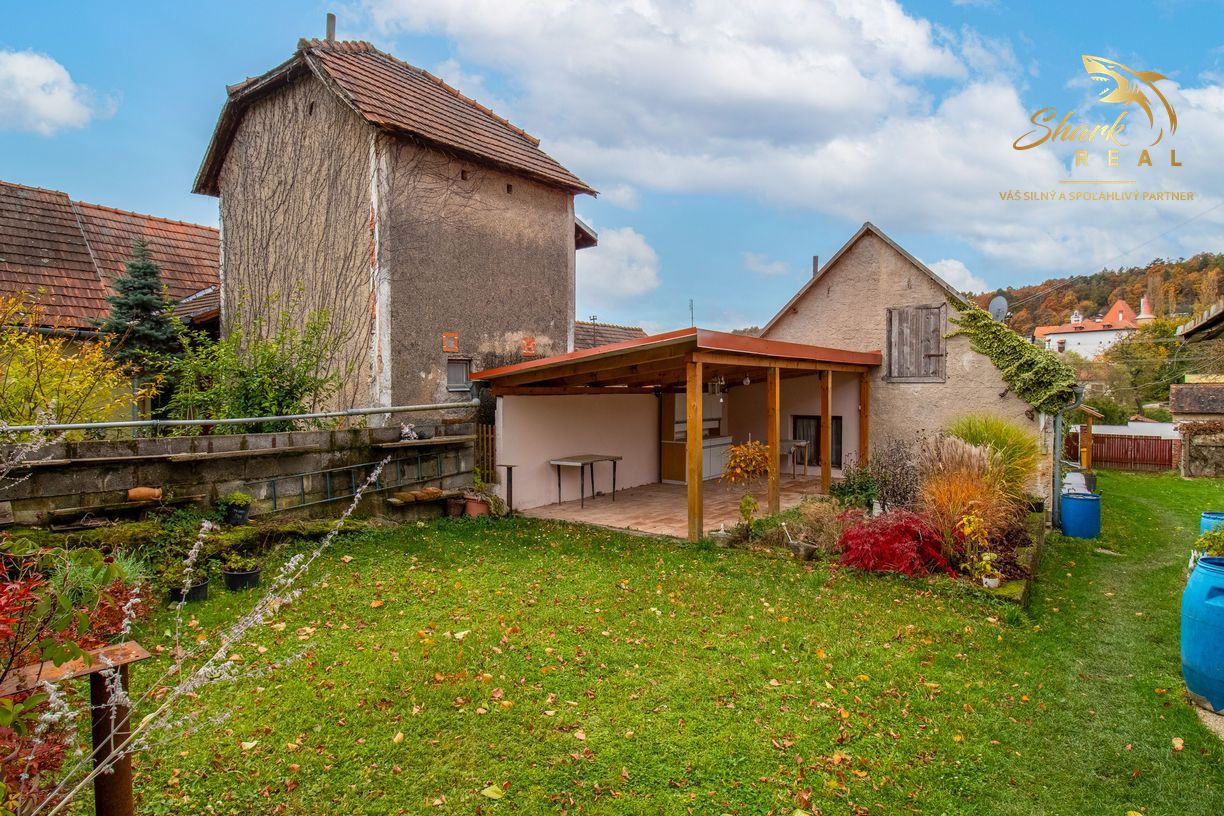 Útulný dom s nádhernou záhradou v krásnej prírode