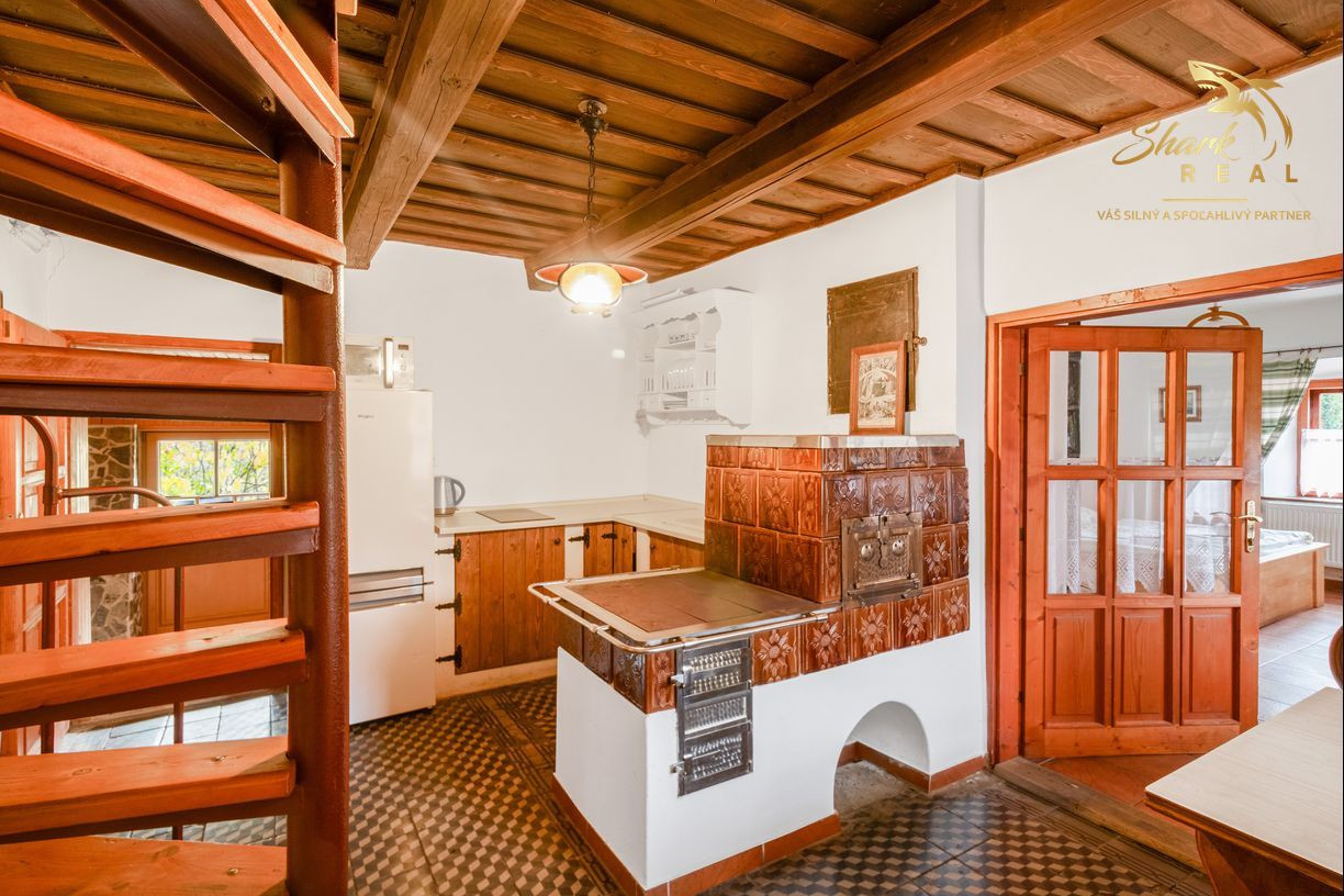 Útulná chata usadená v krásnom prostredí Štiavnických vrchov