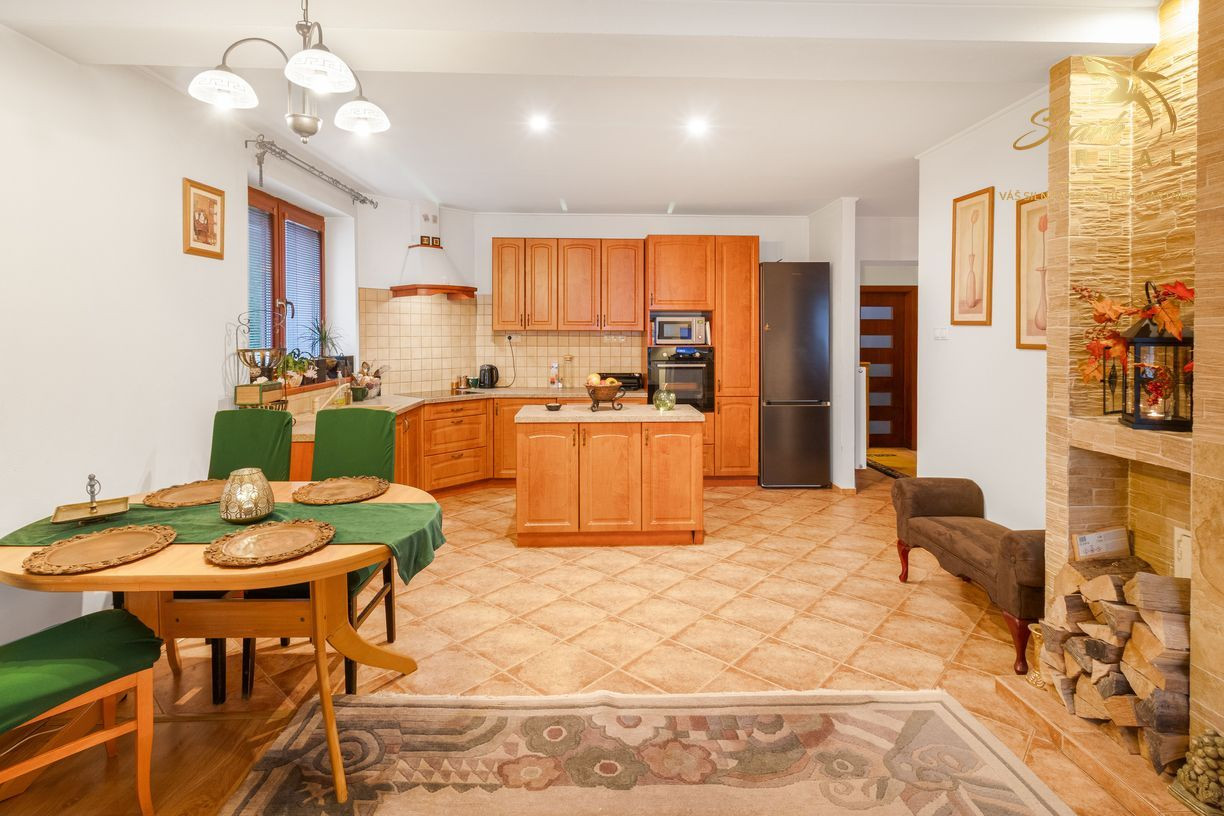 Dom s príjemnou atmosférou a atraktívnym pozemkom 1167m2